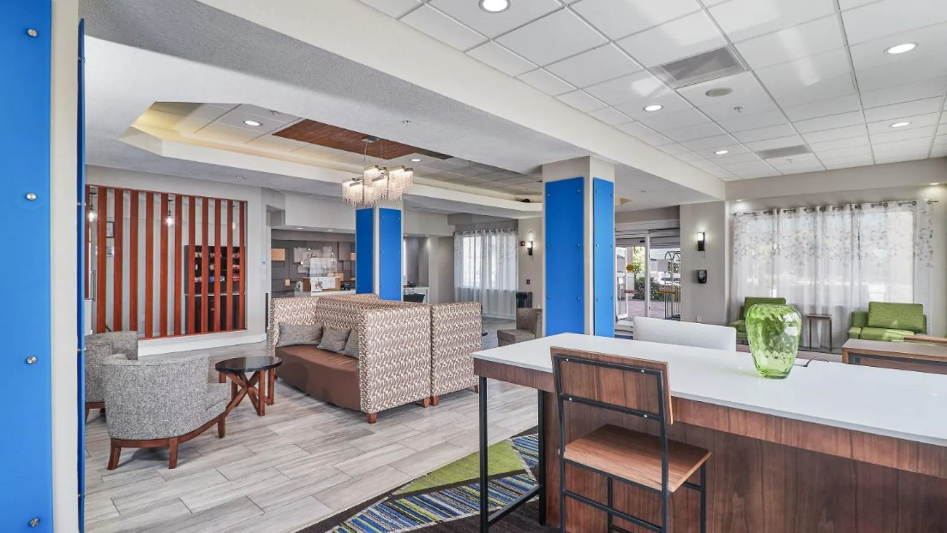 Holiday Inn Express Hotel & Suites Clearwater Us 19 North By Ihg 2*,